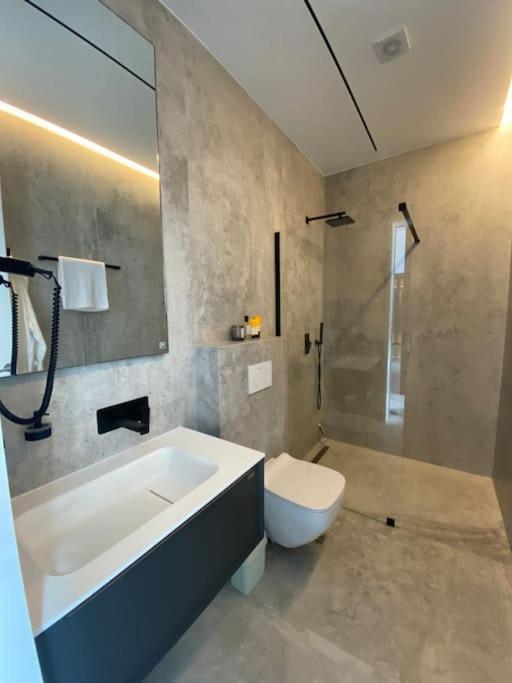 Luxury Penthouse Prishtina Apartment Prishtinë Ngoại thất bức ảnh