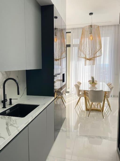 Luxury Penthouse Prishtina Apartment Prishtinë Ngoại thất bức ảnh